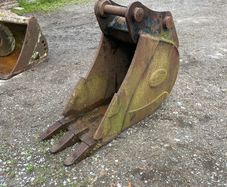 18 inch Strickland bucket 65mm pins