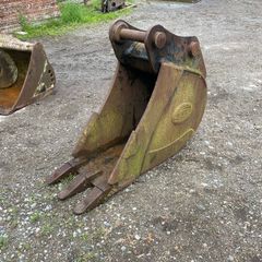 18 inch Strickland bucket 65mm pins