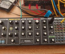 Behringer Model 15