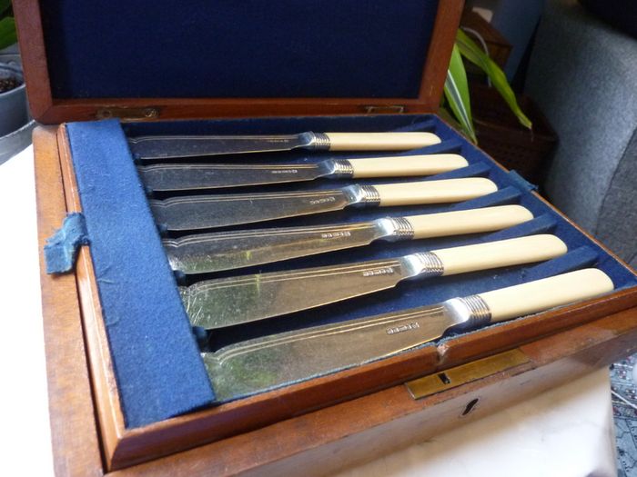 Antique Walker and Hall Silver Plate Fish Knives and Forks. Set of 6 in Fitted Wooden Box