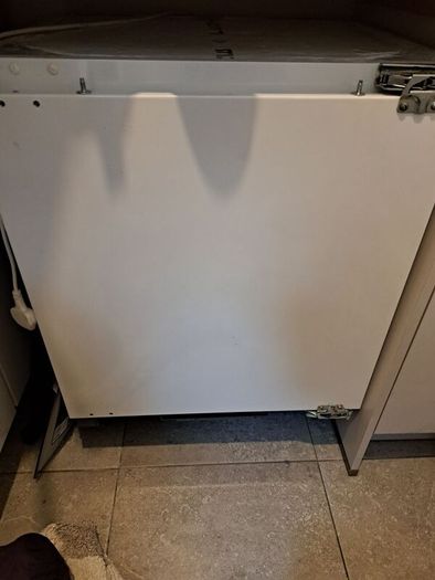 Undercounter fridge freezer integrated Zanussi