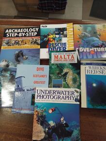 8 Divers Book