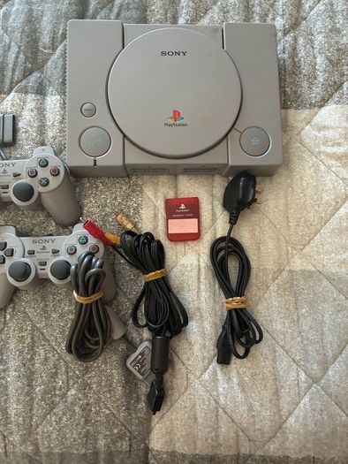 PS1 Console 2 Controllers