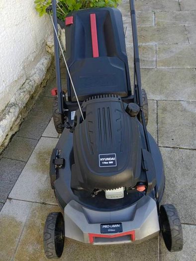 Almost new Pro Lawn Hyundai Self drive lawnmower 51 cm cut 170 cc engine. Year manufacturing 2024.