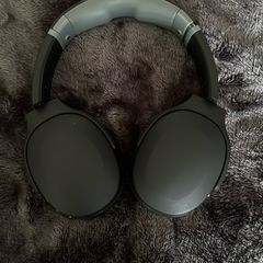Skullcandy headphones