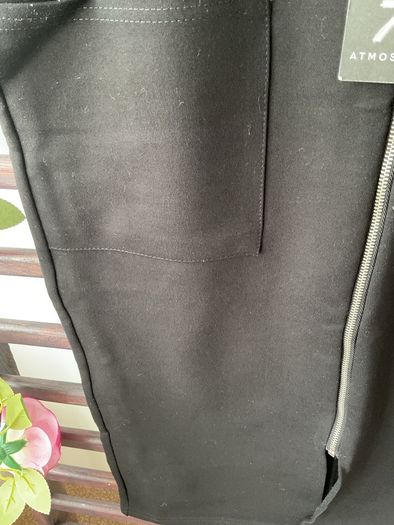 skirt Bnwt black pencil skirt size 12 front zipped detail