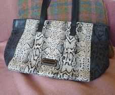 hand bag