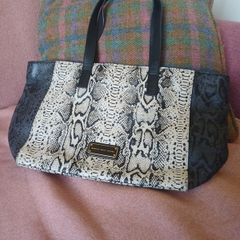 hand bag