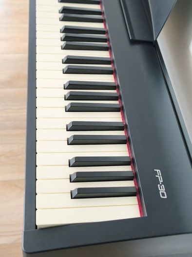 Roland FP30