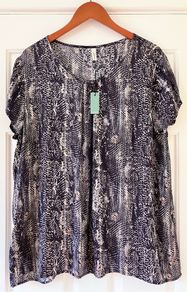 BNWT Size 16/18 Soyaconcept Navy&Beige Top