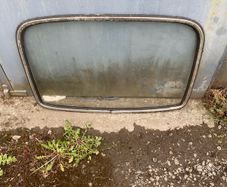 Mgb Gt tailgate glass