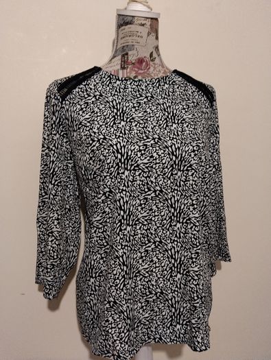 Round Neck Print Top, New with tags