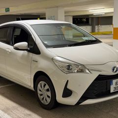 Toyota Yaris Vitz 1.5 Hybrid Auto