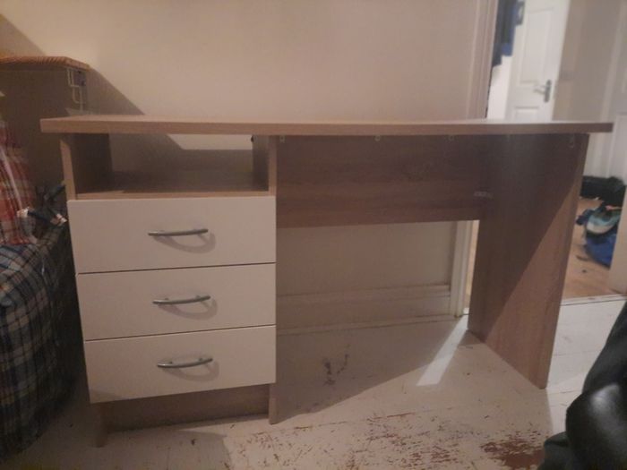 Desk (oak effect and white)