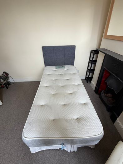 x2 Single Beds
