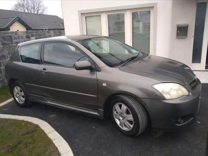 2005 Toyota Corolla Breaking / Parts