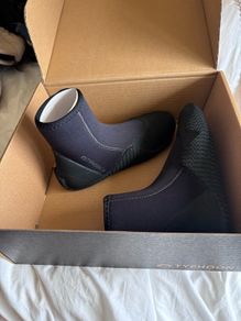 Typhoon Wetsuit Booties Size 7