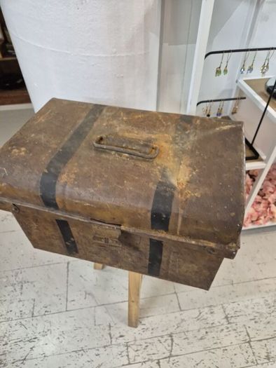 Small Antique Tin steamer trunk