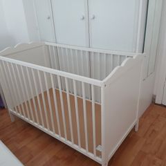 Baby cot/crib
