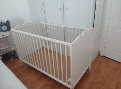 Baby cot/crib