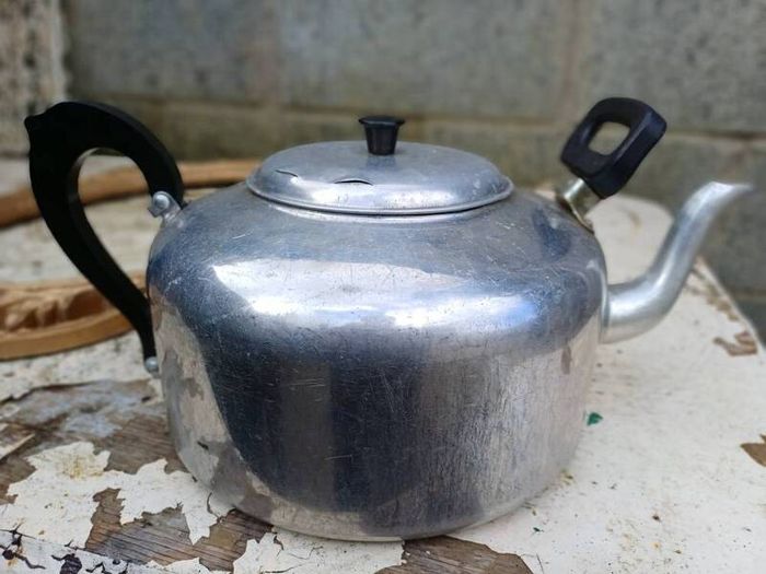 Vintage 6 Pint Aluminium Kettle