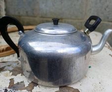 Vintage 6 Pint Aluminium Kettle