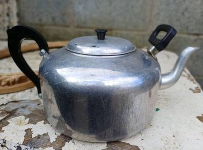 Vintage 6 Pint Aluminium Kettle