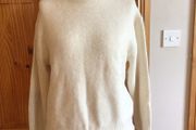 H&amp;M  Ladies Cream Turtle Neck softcosy Jumper  M  12/14 includes postage