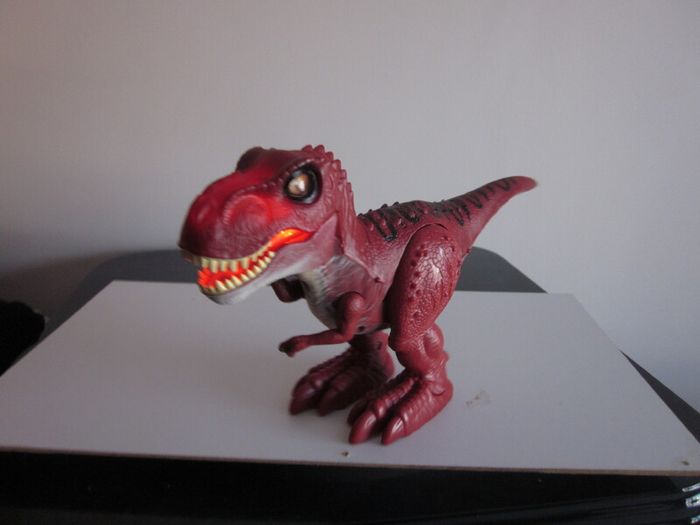 Zuru Robot Alive Dino War T-Rex Red Walks Roars Light Up