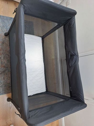 Travel cot