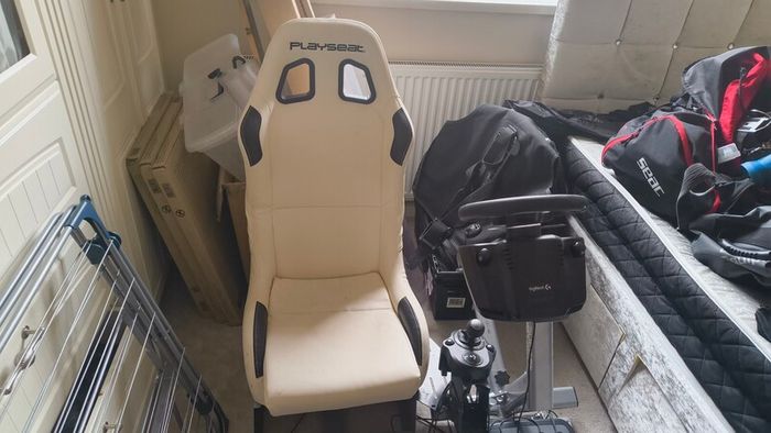 Sim racing rig, Logitech wheel, playseat