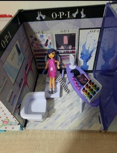 Mi world girls playing shops