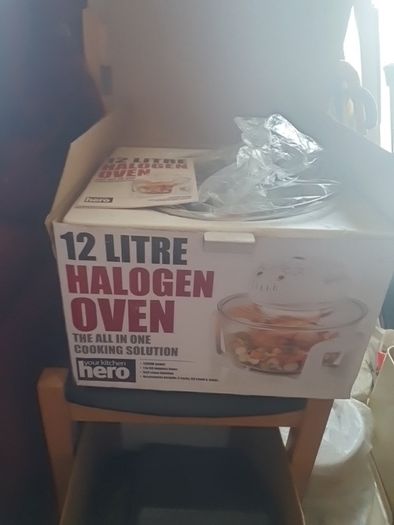 oven 12 litre halogen oven not used still  in box