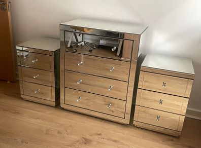 A set of modern mirrored bedroom furniture FINAL PRICE