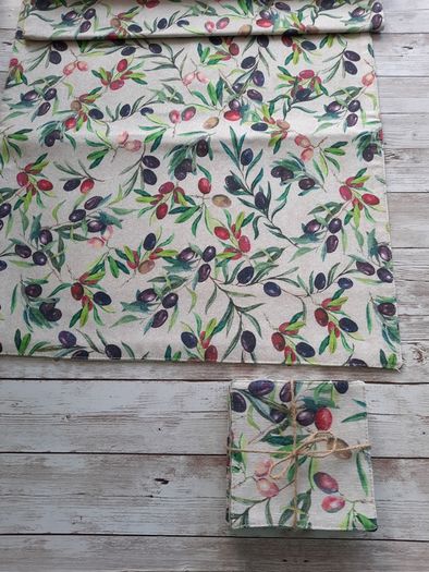 Table runner 30cm x 180cm / Placemats/Coasters