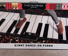 Giant Dance-On Piano