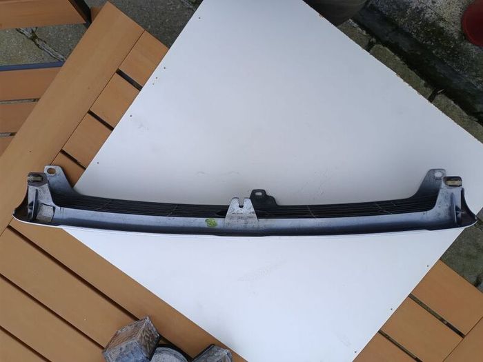 Toyota Carina E front grill