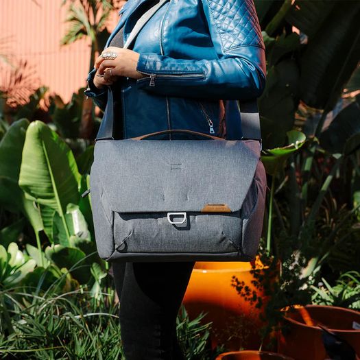 Peak Design - Everyday Messenger V2 - 13L - Ash - Complete, Like New! RRP 250 Euro
