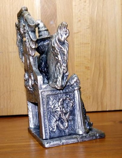 Metal Wizard Figure with Crystal - THE LORD OF THE WIZARDS
