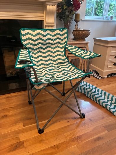 Metal/Fabric Folding Chair.