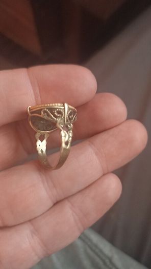 half sovereign ring