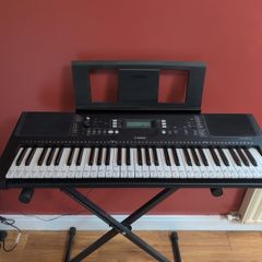 Yamaha PSR-E373