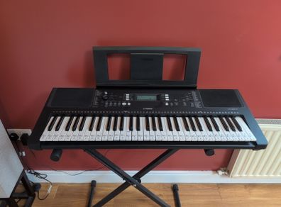 Yamaha PSR-E373