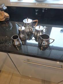 Description full set mid century/moden art deco teaset.