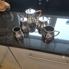 Description full set mid century/moden art deco teaset.