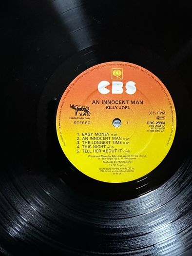 Billy Joel. Original 1983 release of An innocent man. Vinyl outer sleeve and inner lyrics sleeve in vg + condition