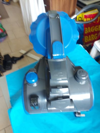 Morphy Richards Perform Air Vacuum Cleaner, Model No. 980520, 750W, AAARATED, in excellent condition, great suction