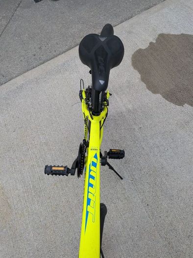Nearly new yellow mountain bike