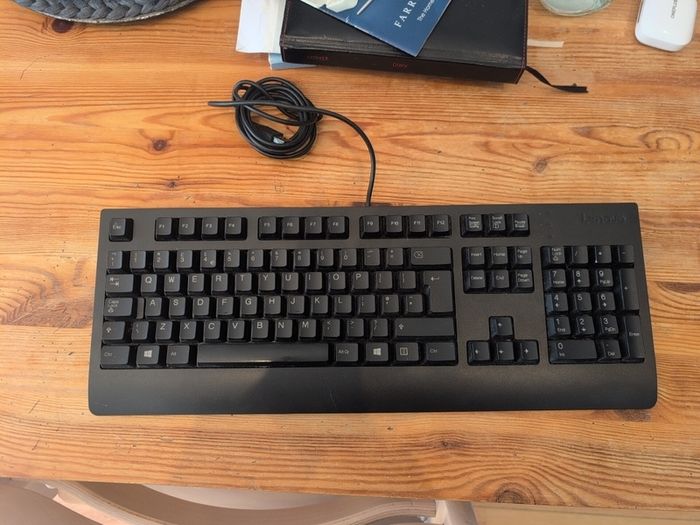 Lenovo full size keyboard - wired (usb A)