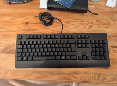 Lenovo full size keyboard - wired (usb A)